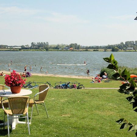 Lovely Holiday Home In Noordwijkerhout Near Lake Exterior photo